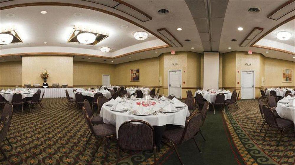 Hotel Radisson Overland Park 4*