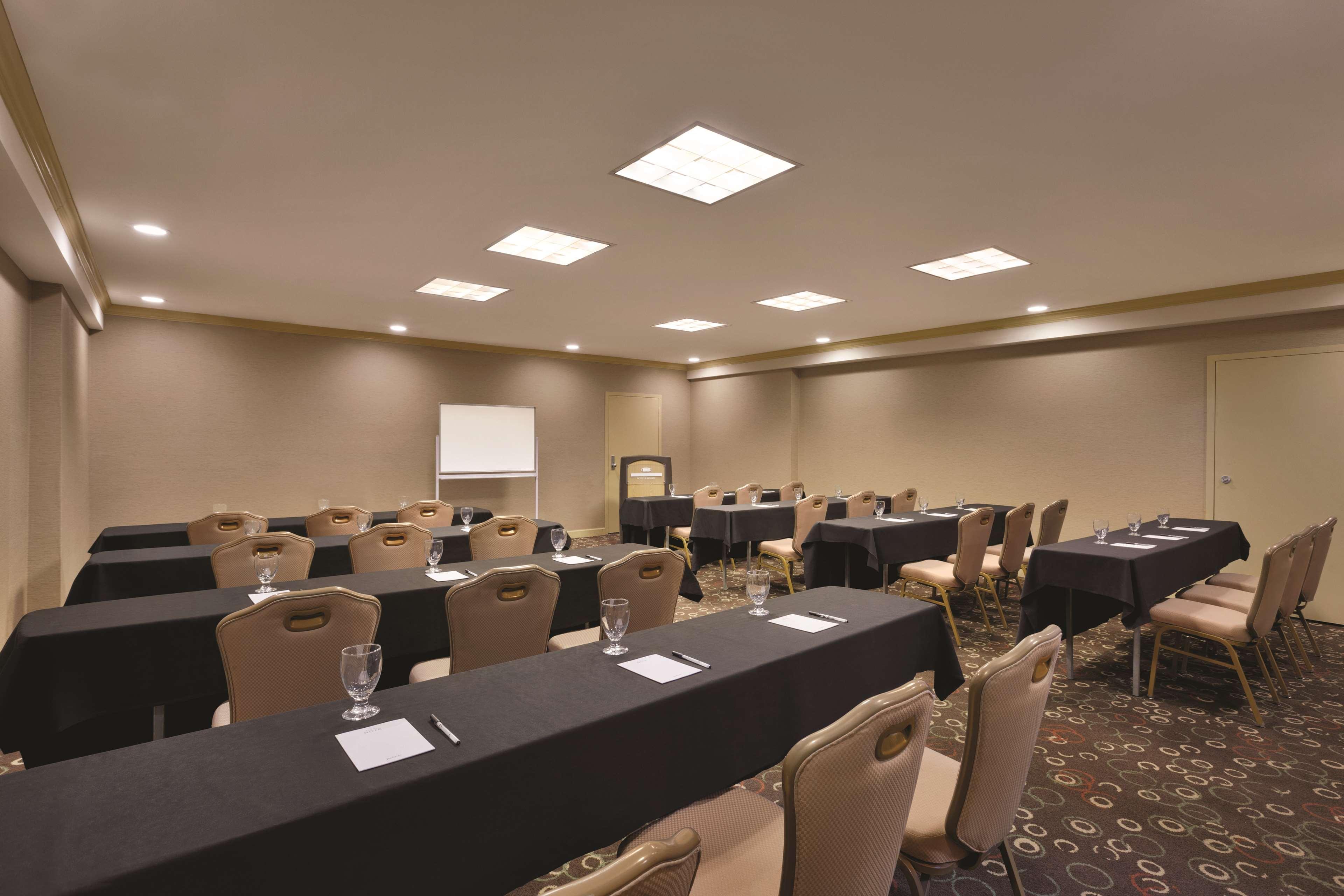 Radisson Overland Park