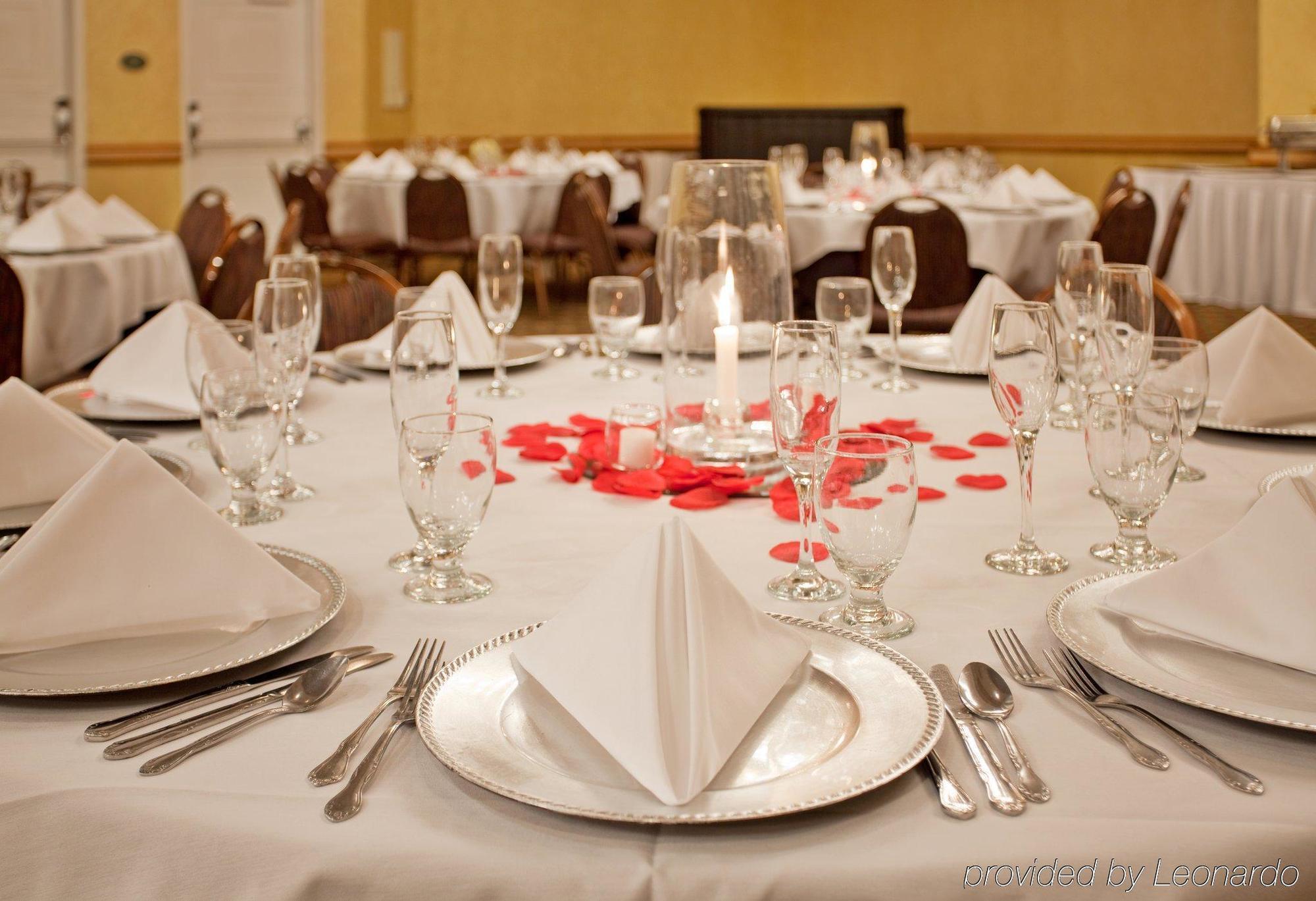 Hotel Radisson Overland Park 4*