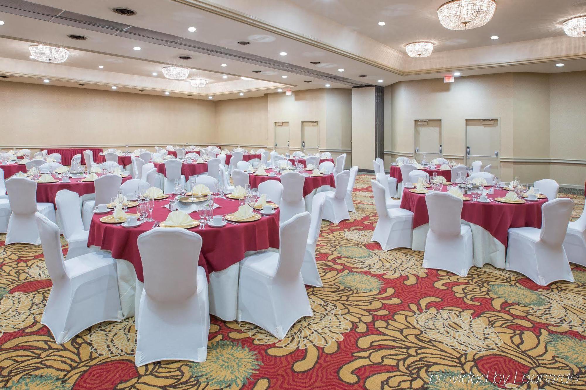 Hotel Radisson Overland Park 4*